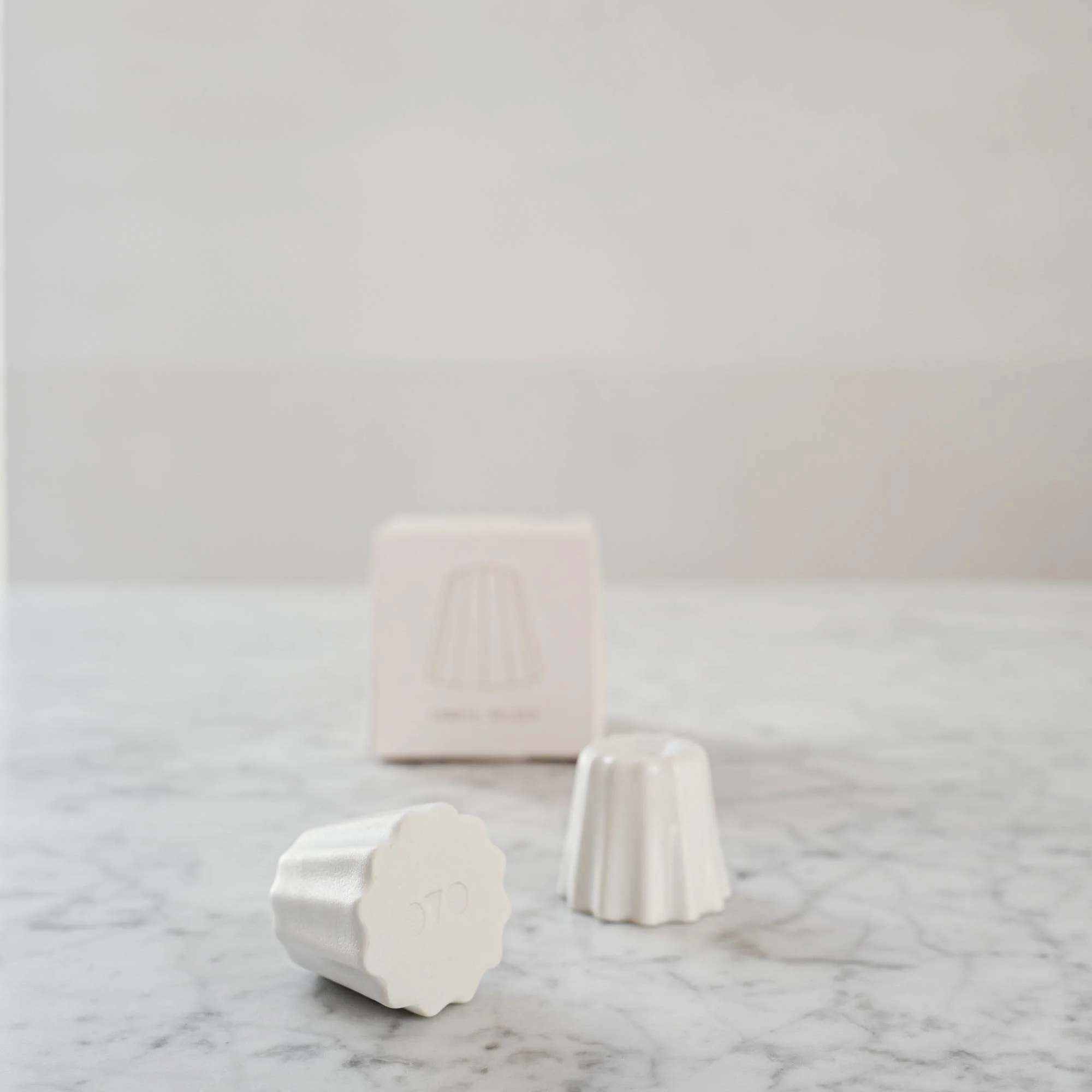 Porcelain candle holder - Image 6