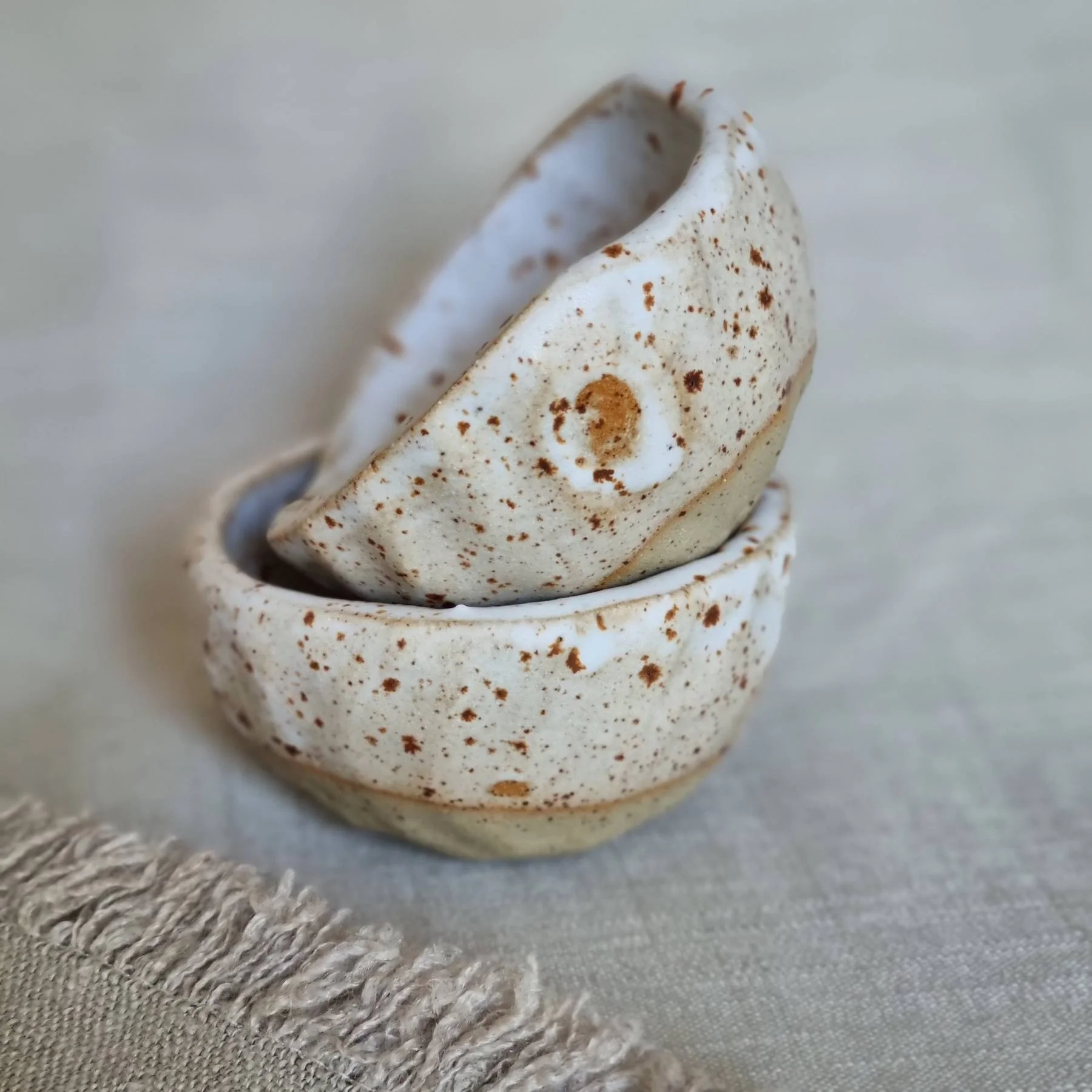 Small bowl white speckled - Image 2